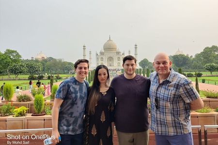Sunrise Taj Mahal Day Tour from Jaipur with Agra Fort
