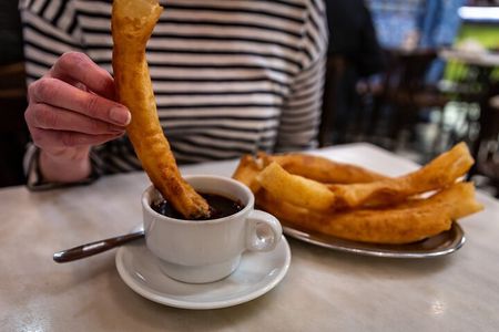 Seville Historical Centre Food Tour of 15+ Hidden Gems Tastings 