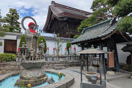 Nagano: Zenkoji Temple Town Walking Tour & Oyaki Tasting