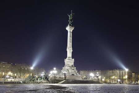 Bordeaux Monumental 18th Century Private Walking Tour
