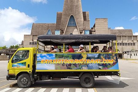 Punta Cana Half-Day Cultural Safari with Lunch and Drinks