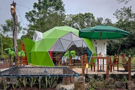The Tortoise Dome Lodge – Giant Tortoises & Lava Tunnels