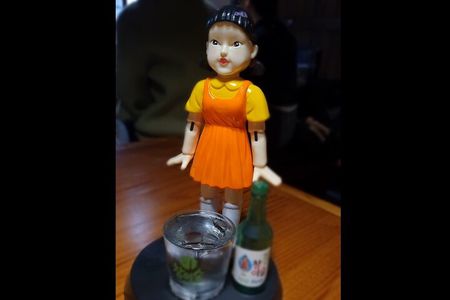 Seoul Drinking Games, BBQ & Pub Crawl in Gangnam