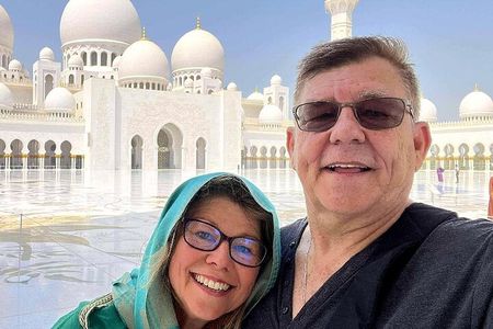 Abu Dhabi City Tour: Grand Mosque, Etihad Towers, Palace & Louvre