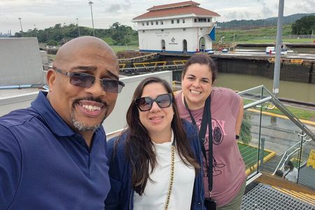 Miraflores canal locks and Casco Viejo all included Private Tour 