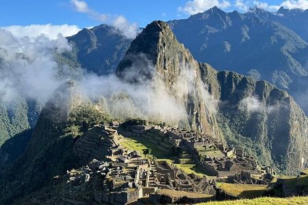 Machu Picchu Tour by Train 2 Days (circuit 2) lunch included