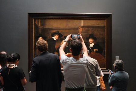 Amsterdam: Rijksmuseum Reserved Entry and Guided Tour
