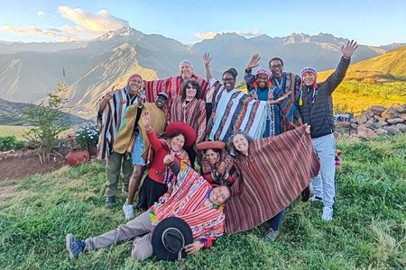 Machu Picchu Overnight Tour with Andean Weaving Experience 