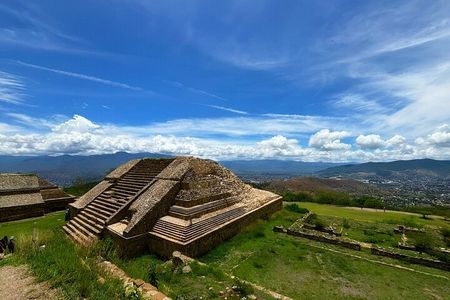 Tour in Oaxaca Monte Alban Mezcal Alebrijes and Barro Negro