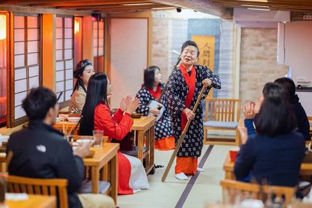 Tokyo Bay Yakatabune Dinner/Day Cruise with Japan Show and Drinks