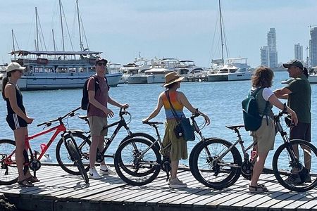 NEW! Sunset Bike Ride from Cartagena's Bay to Barrio Getsemaní