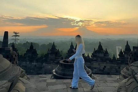 Yogyakarta: Borobudur Sunrise With Breakfast Shared Guided Tour