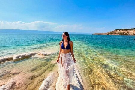 Jerash and Dead Sea with Resort Access & Lunch