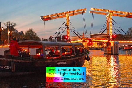 Amsterdam: Light Festival (Semi) Open Boat - Drinks & Snacks