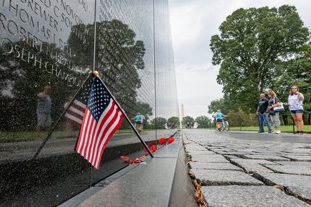 US Veteran History & Monuments With Navy Memorial & WW2 Memorial