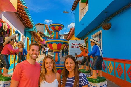 Guatapé and Peñol Private Full Day Tour from Medellín
