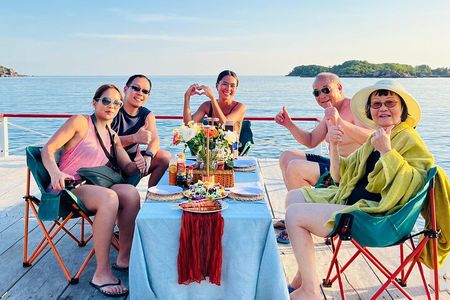 Luxury Group Snorkeling and Beach BBQ Sunset Tour