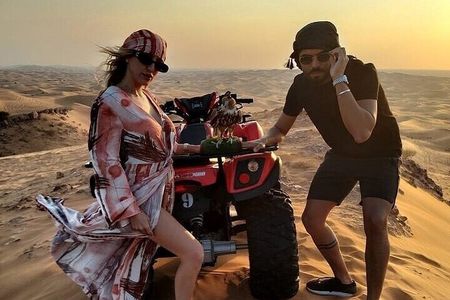 Private Dubai Red Dunes Safari at Sunset with BBQ & Sandboarding