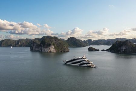 Discover Ha Long Bay in 2 Days and 1 Night Cruise Experience