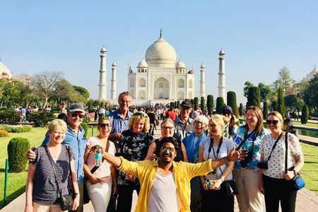 Private Agra Tour: Taj Mahal, Baby Taj & Lunch from Delhi by Car