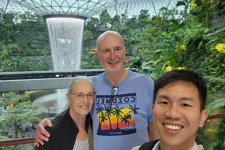 Singapore Customized Private Walking & Public Transport Tour