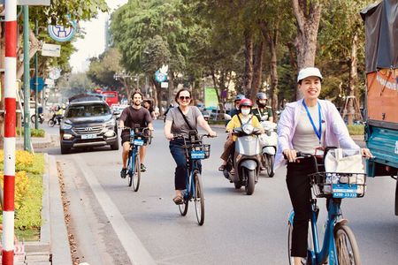 Hanoi Bike Tour with Food - Highlights & Local Life
