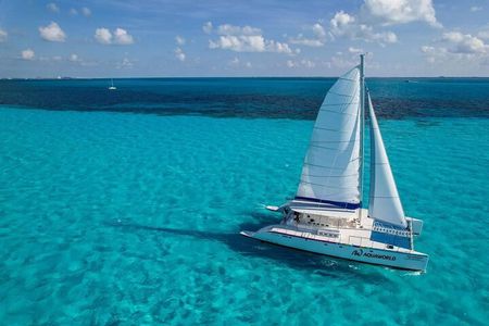 Catamaran Cruise to Isla Mujeres with Snorkeling and Lunch