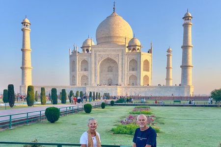 Taj Mahal Day Tour by Private AC Car from Delhi with Meal at 5*