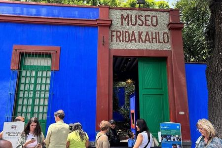 Tickets to Frida Kahlo Museum 2025 and traditional drink