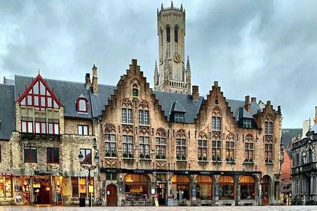 Private Tour: Local Guide, Authentic Witches + Chocolate & Beer