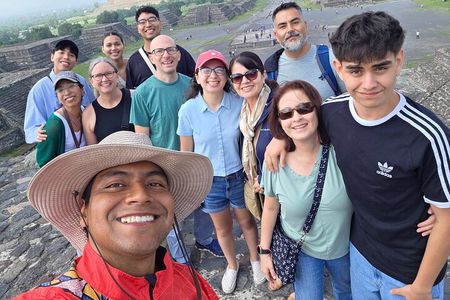 Tour to Teotihuacan with Pickup from Parque Mexico