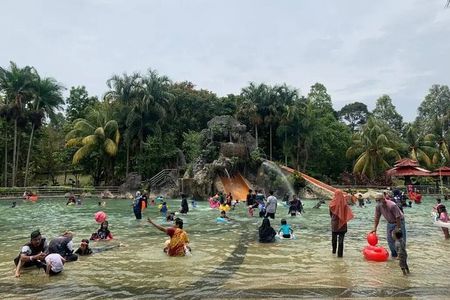 Sungkai Hot Springs & Nature Park Tour from Kuala Lumpur