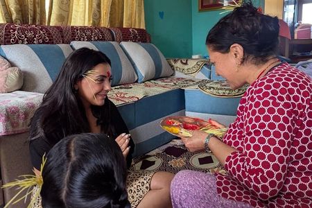Traditional Leaf Plate Making Workshop in Kathmandu