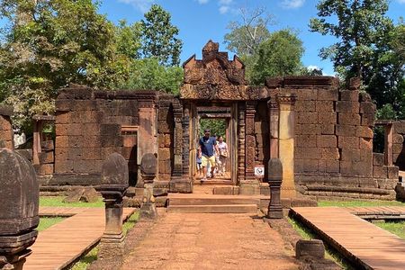 Private Banteay Srei and Roluos Group Temple Tour