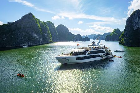 Day Tour Serenity Cruise at Lan Ha Bay from Hanoi, Hai Phong