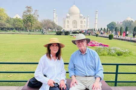 Taj Mahal Sunrise Tour from Delhi by Car