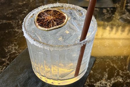 Cocktails & Culinary Gems: Boston's Evening Food & Drink Tour