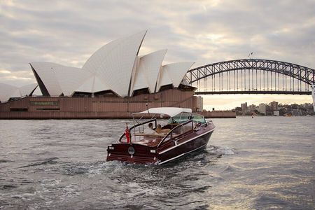 Private 2 Hour Icons and Highlights Cruise of Sydney Harbour