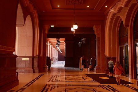  Full-Day Abu Dhabi City Tour in SUV from Dubai with Buffet Lunch