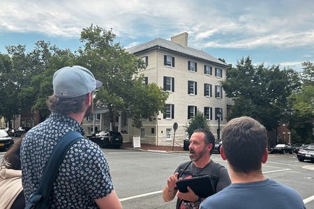 Old Town Alexandria (Entry to Gadsby's Tavern & Christ Church)