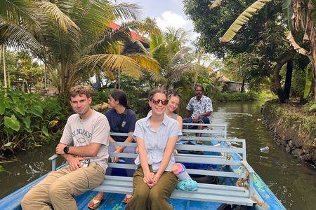 Private Alleppey Backwater Houseboat DayTour with Taxi from Kochi