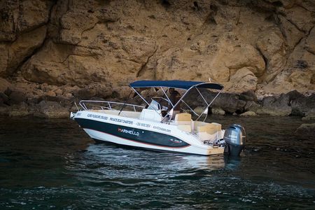 Explore Comino, Blue Lagoon & Caves - Private speed boat