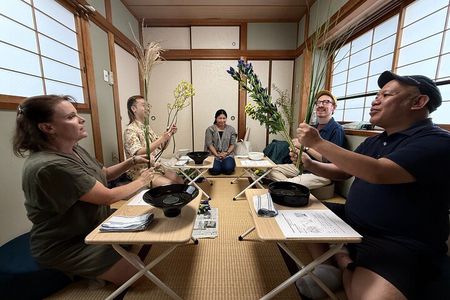 Ikebana Floral Design Workshop in Kyoto