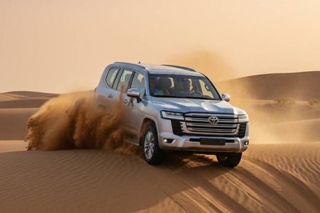 Desert Safari Dubai With Camel Ride & Live Shows & BBQ Dinner 