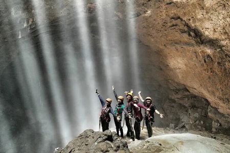 Yogyakarta Day Tour: Jomblang Cave and Timang Beach gondola ride