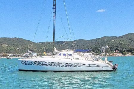 Charter Catamaran / Sailing (6hs to 10 pax) by Zimbros Ecotour