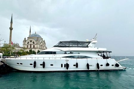 Luxury Bosphorus Yacht Cruise – Stopover in Asian Side