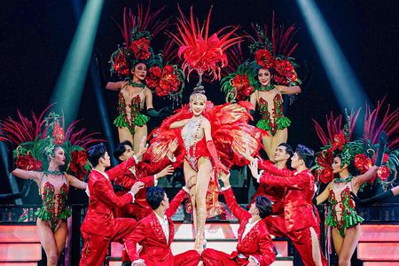 Glamorous Simon Cabaret Show in Phuket with Convenient Transfers