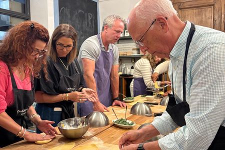 3 Hour Florence Pasta Making & Unlimited wine