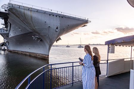 1.5-Hour Charleston Harbor Cruise with Live Narration